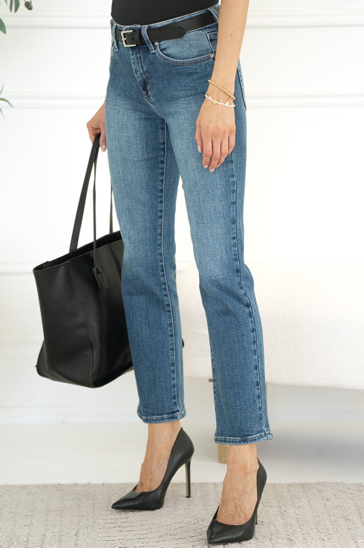KINSLEY STRAIGHT LEG JEANS-MB