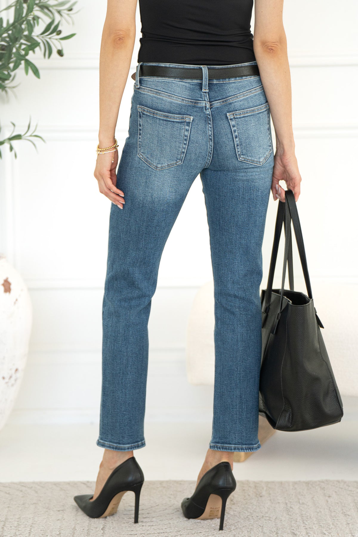KINSLEY STRAIGHT LEG JEANS-MB