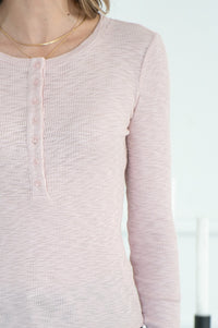 KENLEY COTTON MODAL RUFFLE CUFF HENLEY IN DUSTY PINK