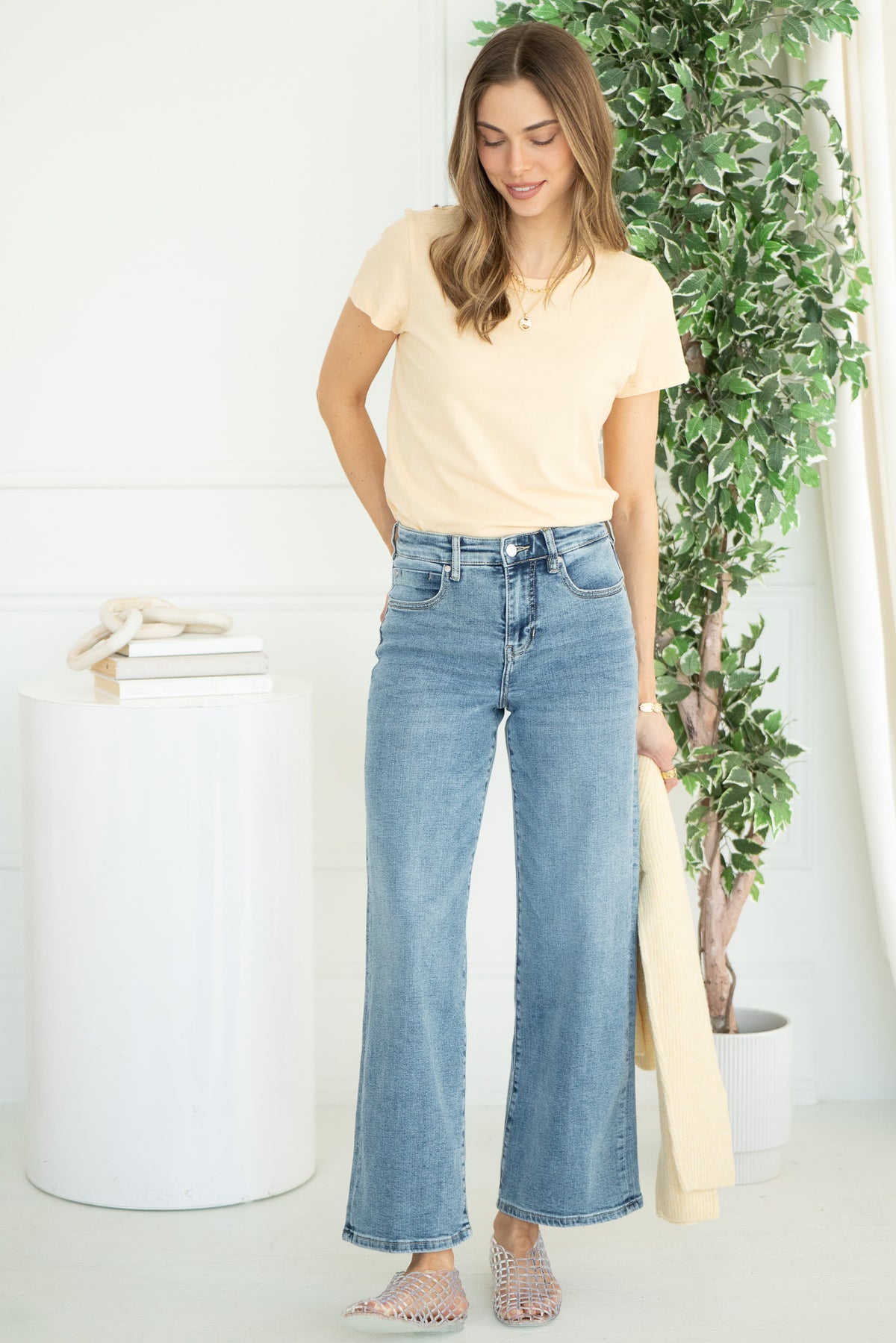 CARBON WIDE LEG JEANS