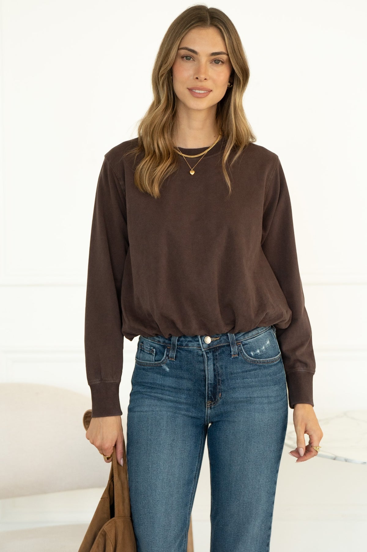 LONG WEEKEND COTTON BUBBLE HEM SWEATSHIRT IN BROWN