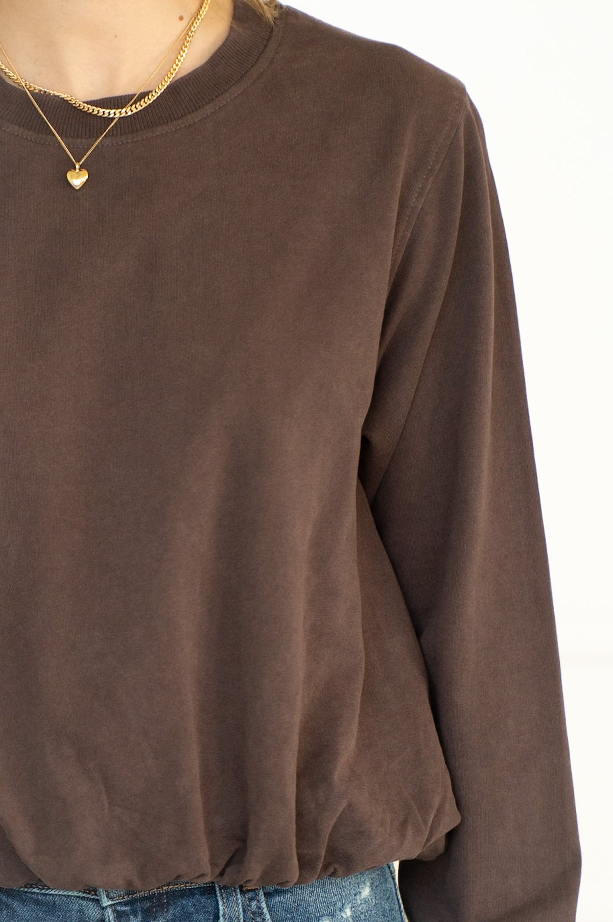 LONG WEEKEND COTTON BUBBLE HEM SWEATSHIRT IN BROWN