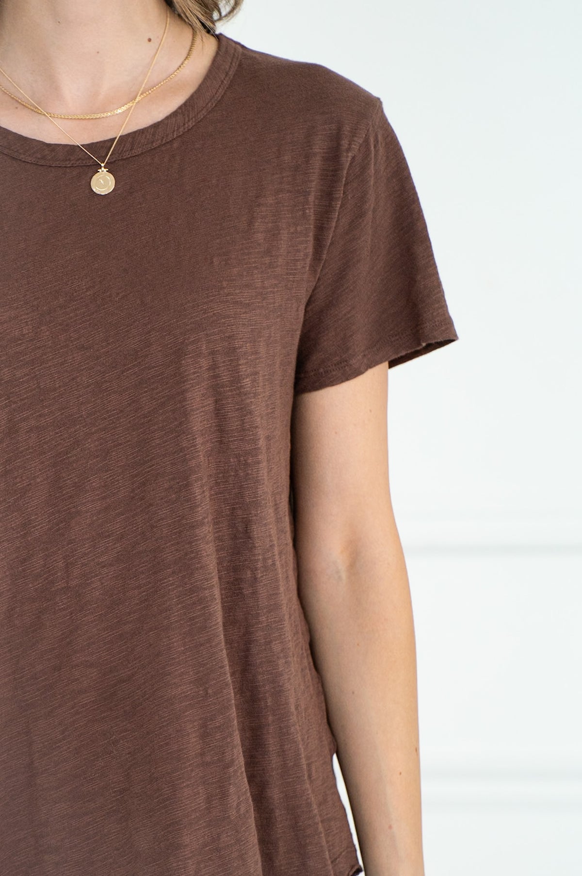 EVERYDAY COTTON CREW NECK TEE IN BROWN