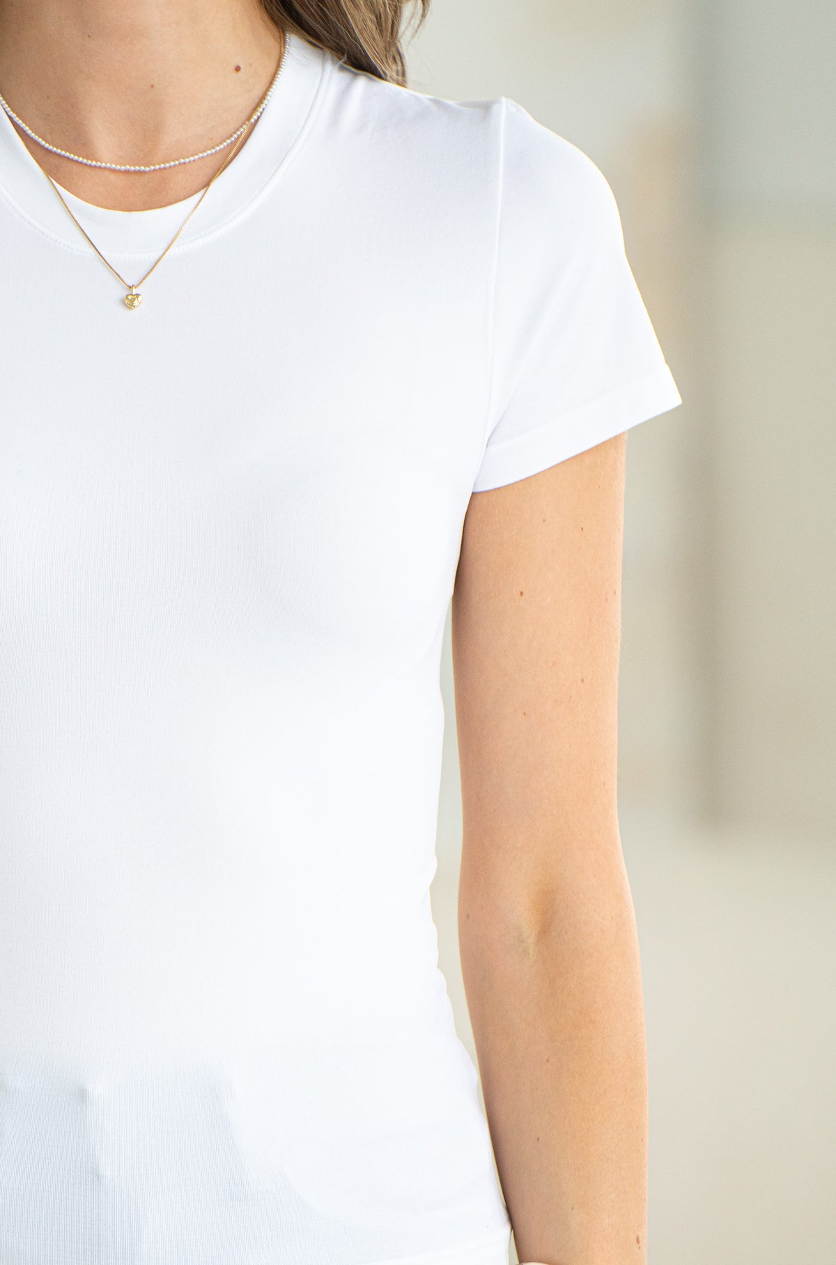 THE GETAWAY FITTED TEE-WH