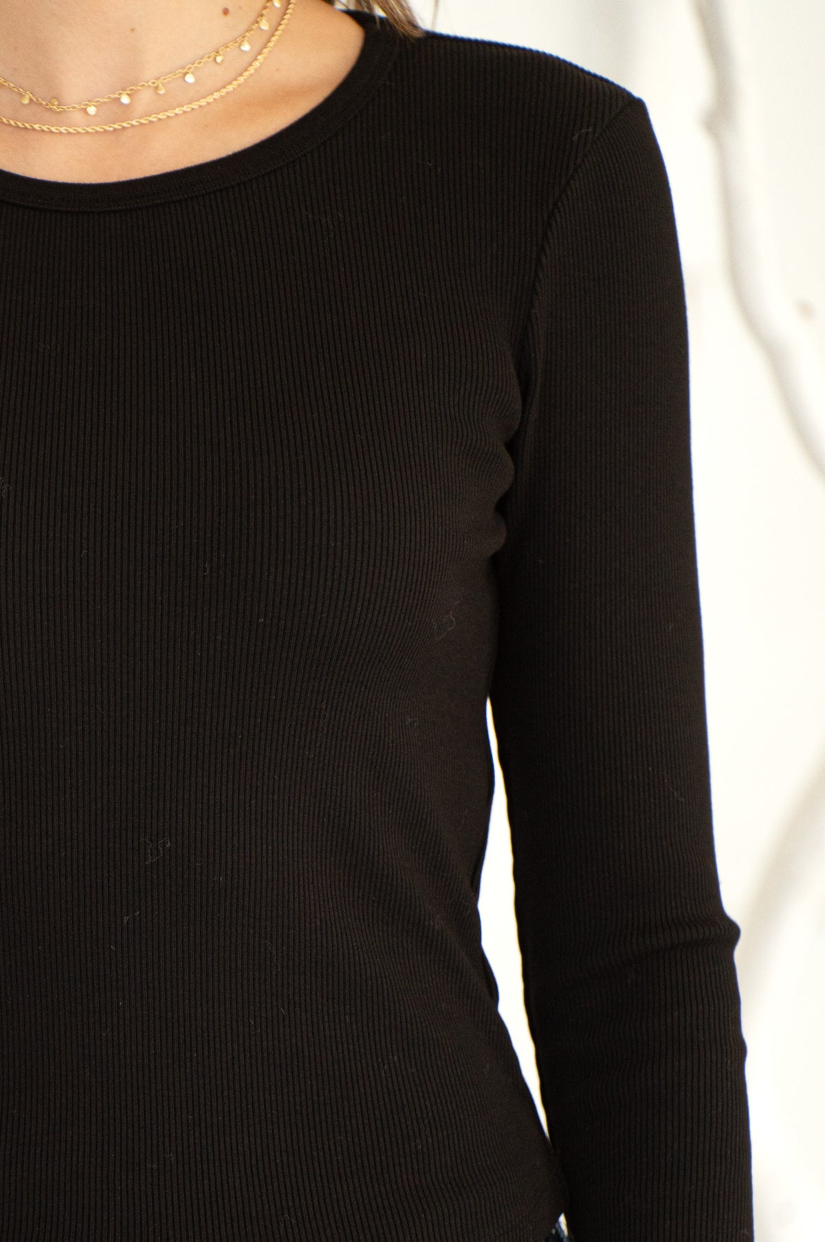 SOLA RIBBED CURVED HEM L/S TEE-BK