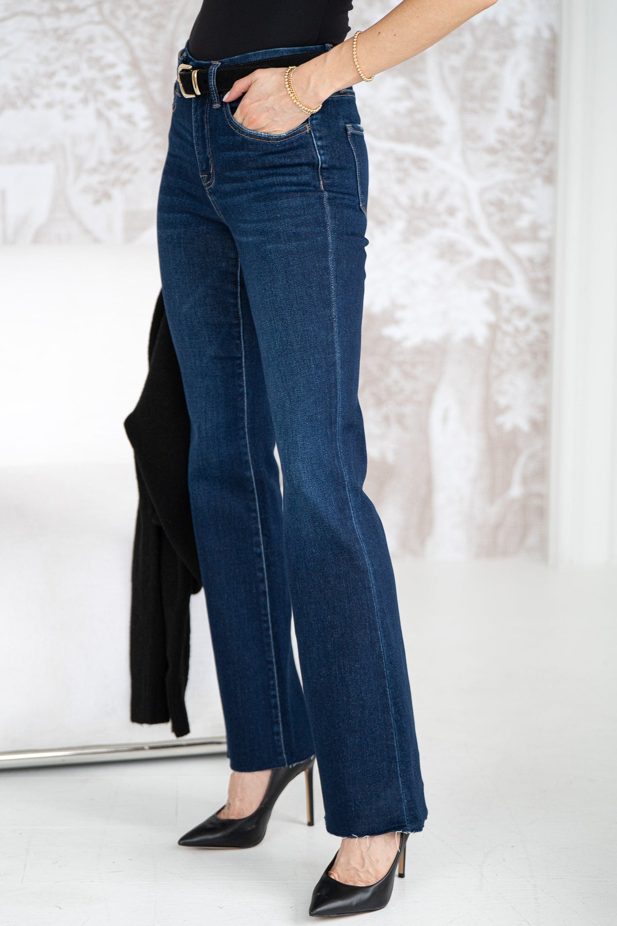 SKYLAR RAW HEM BOOTCUT JEANS