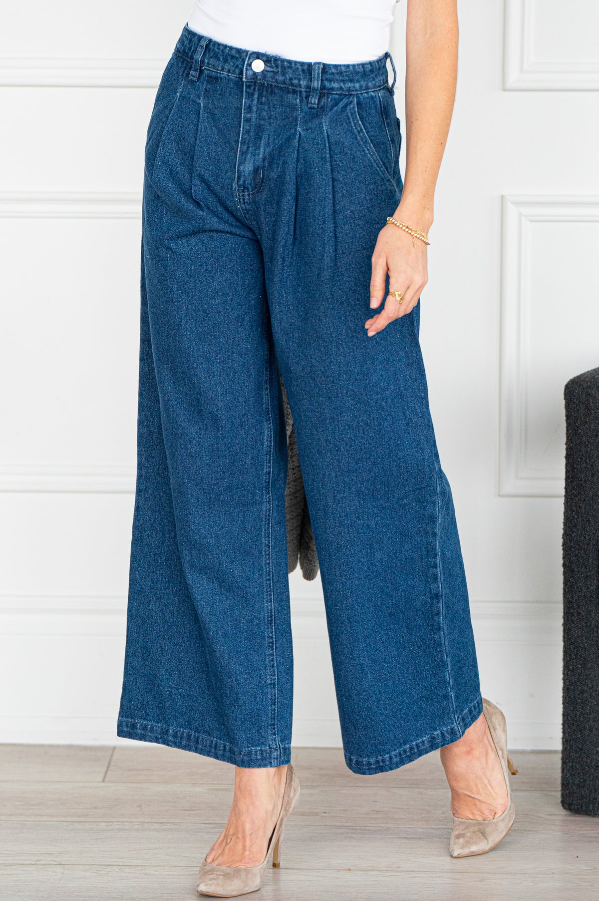 SHAINE PLEATED JEANS