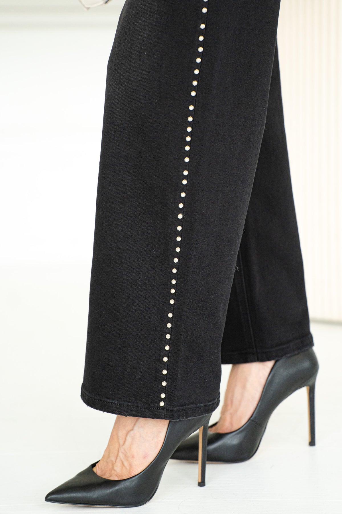 OLIVIA STUD WIDE LEG JEANS-BK