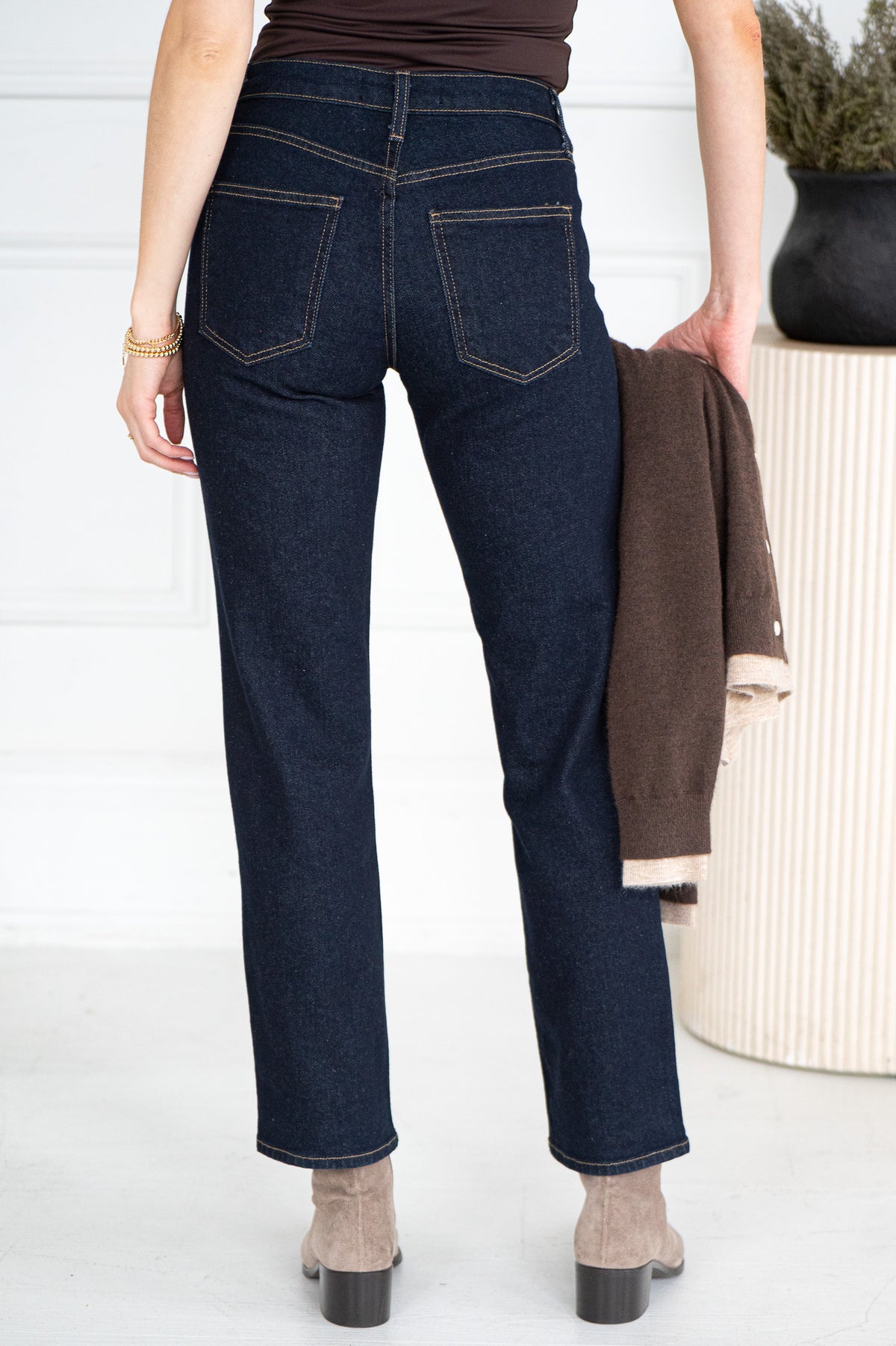 OMI MID RISE STRAIGHT LEG JEANS-DB