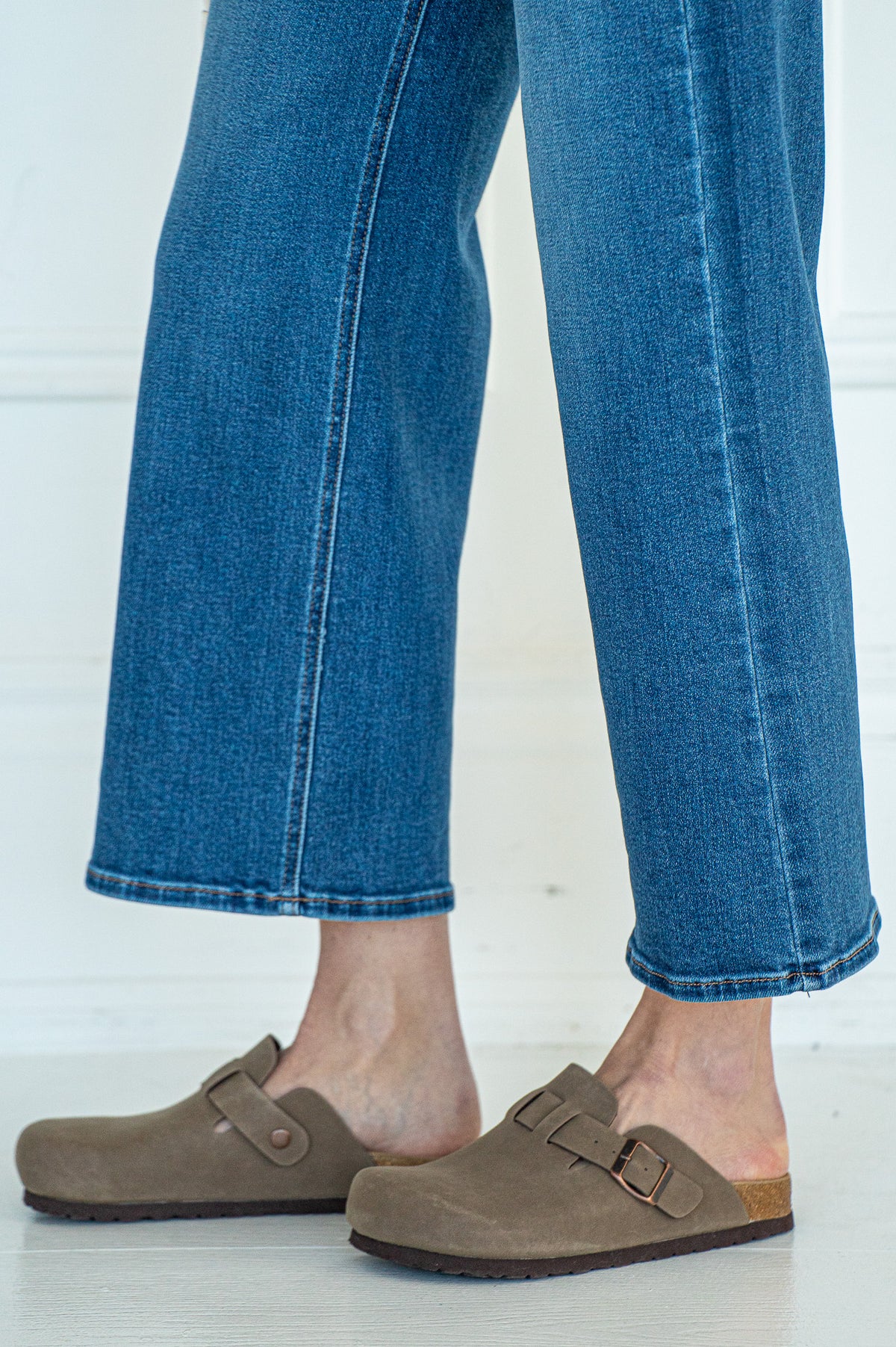 ROCKY WIDE LEG JEANS